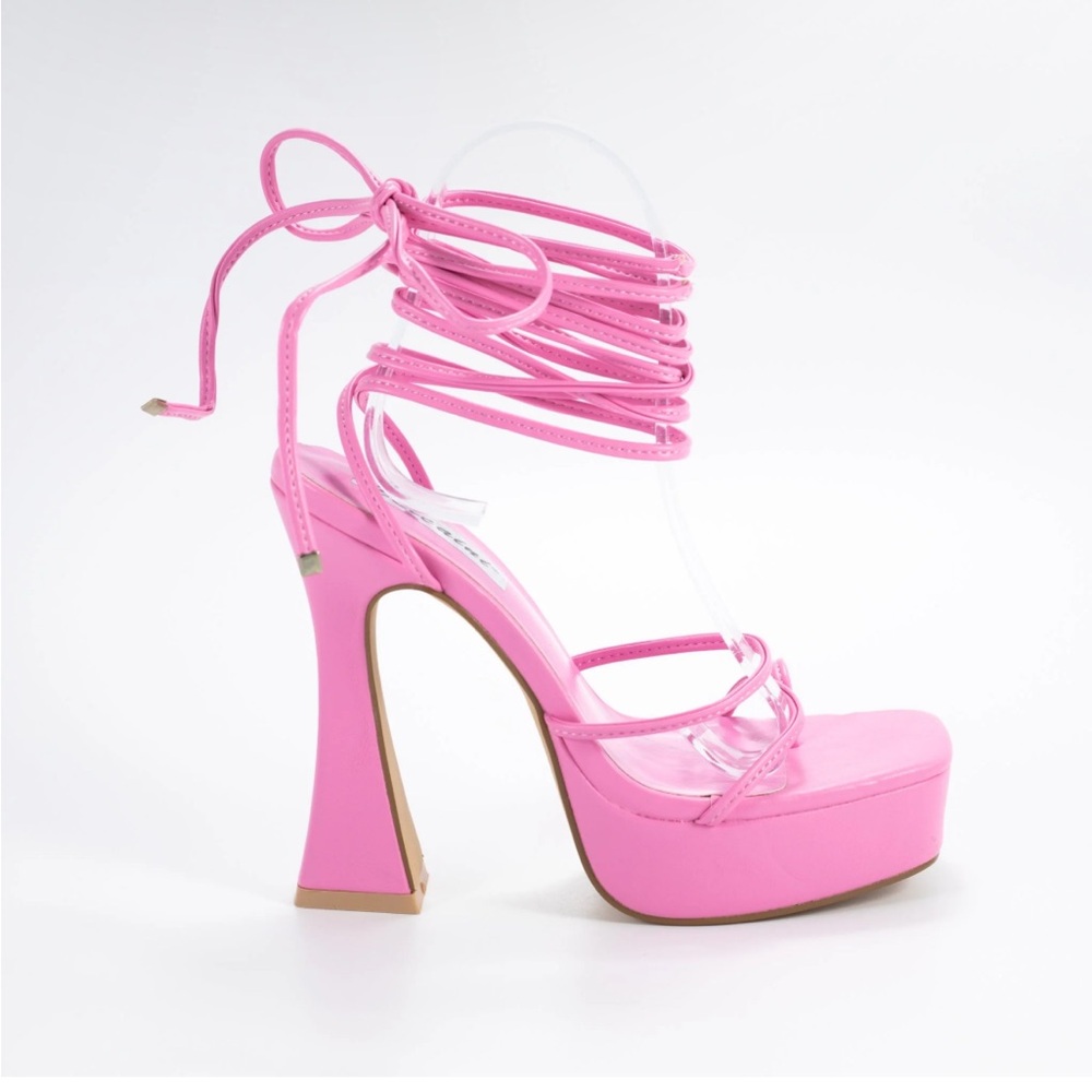 Doll-up Mata pink wrap up platform heels, size 8